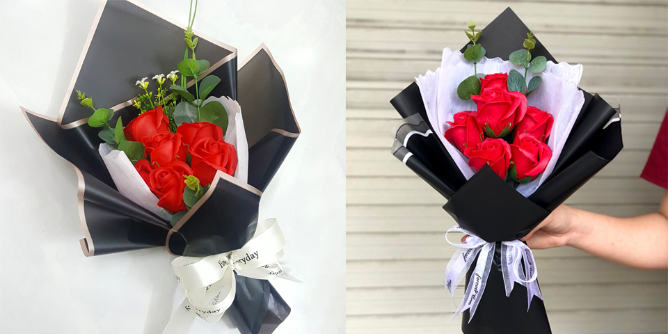 Bó hoa hồng sáp thơm 6 bông kèm thiệp là quà tặng độc đáo dưới 100.000