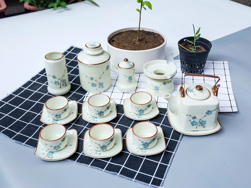Bộ trà gốm sứ cao cấp món quà tuyệt vời cho mùa Trung thu ấm áp