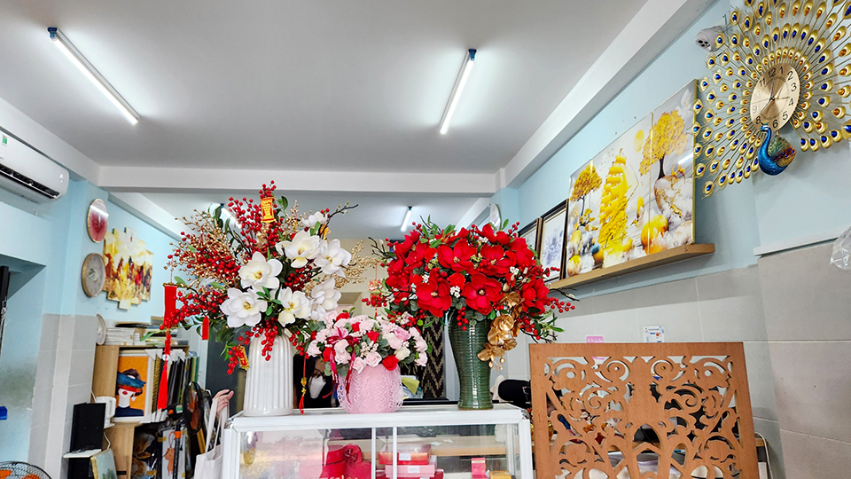 Lala Shop chuyên bán các mẫu hoa sáp thơm làm quà tặng 20/11 uy tín TpHCM