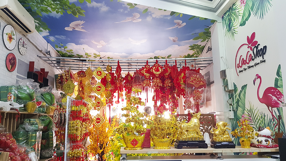 Năm mới Tết đến Lala Shop rất vui khi là bạn đồng hành của nhiều quý khách hàng trong suốt thời gian qua