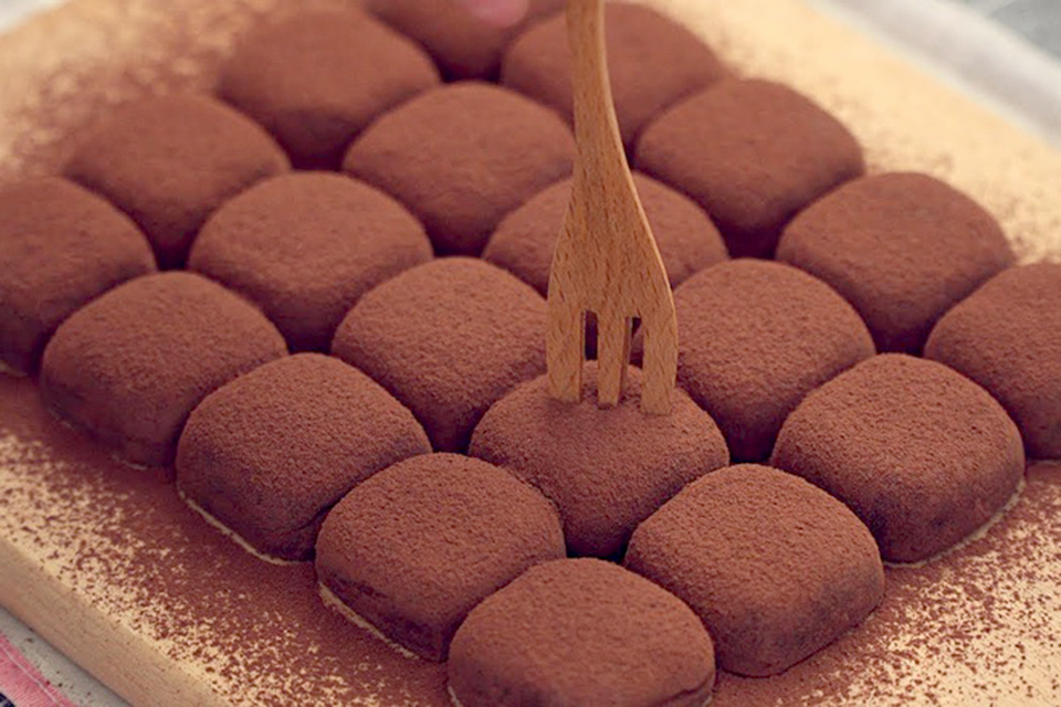 Những viên socola Valentine làm từ bột ca cao dễ làm, rất ngon và đẹp mắt