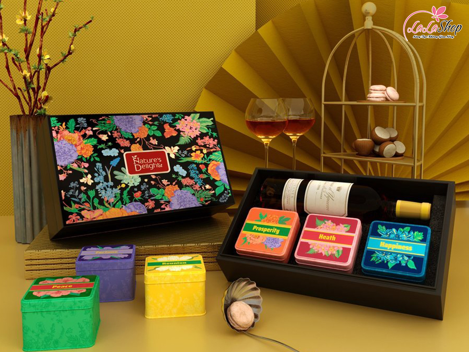Das zarte und luxuriöse Design der Tet-Geschenkbox eignet sich sehr gut für Tet-Geschenke