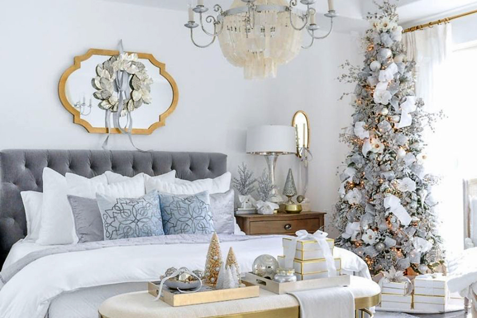 Weihnachtsdekoration für das schönste und eindrucksvollste Schlafzimmer ist sehr beliebt