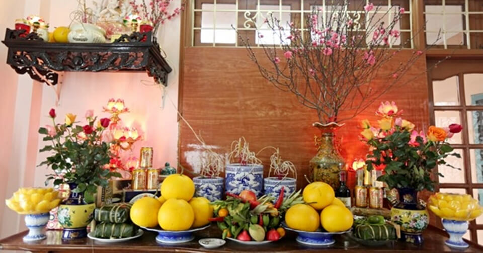 Trang trí bàn thờ ngày tết có ý nghĩa vô cùng quan trọng trong văn hóa tâm linh của người Việt